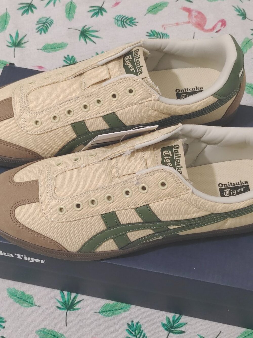 Onitsuka Tiger Cream & Green Canvas Slip-On Sneakers